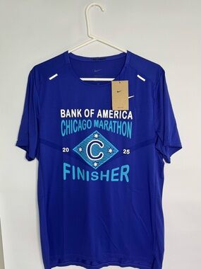 Nike Dri-FIT BOA Chicago Marathon 2025 Finisher Running Shirt Men’s Size M
